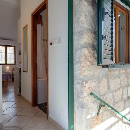 Lotti Stari Grad (Hvar)
